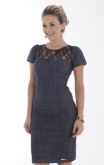 Vestido jeans com detalhe de renda na frente